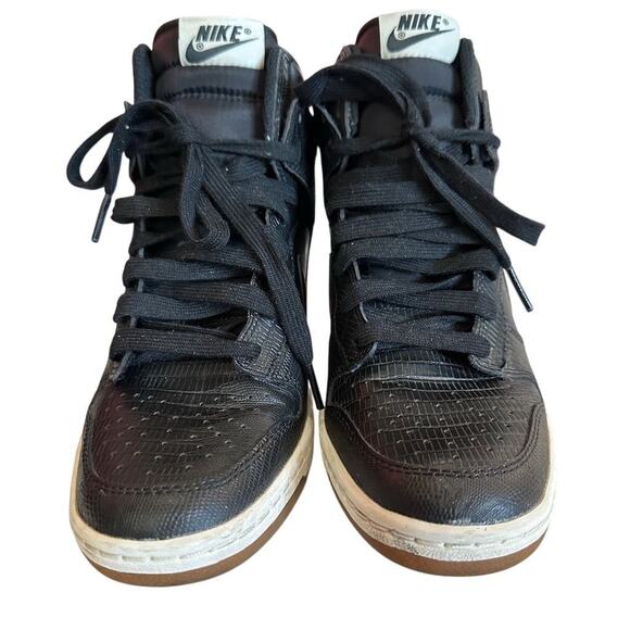 Nike Dunk Sky Hi high Women’s Hidden Wedge Sneakers Black/White-Gum Sole Size 7 - Picture 2 of 11